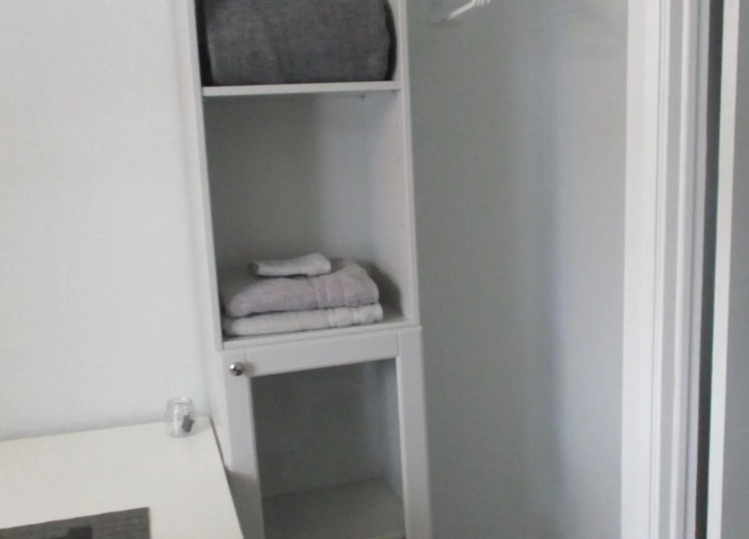 High Park Junior Studio With Washroom And Kitchen トロント 0*,  カナダ