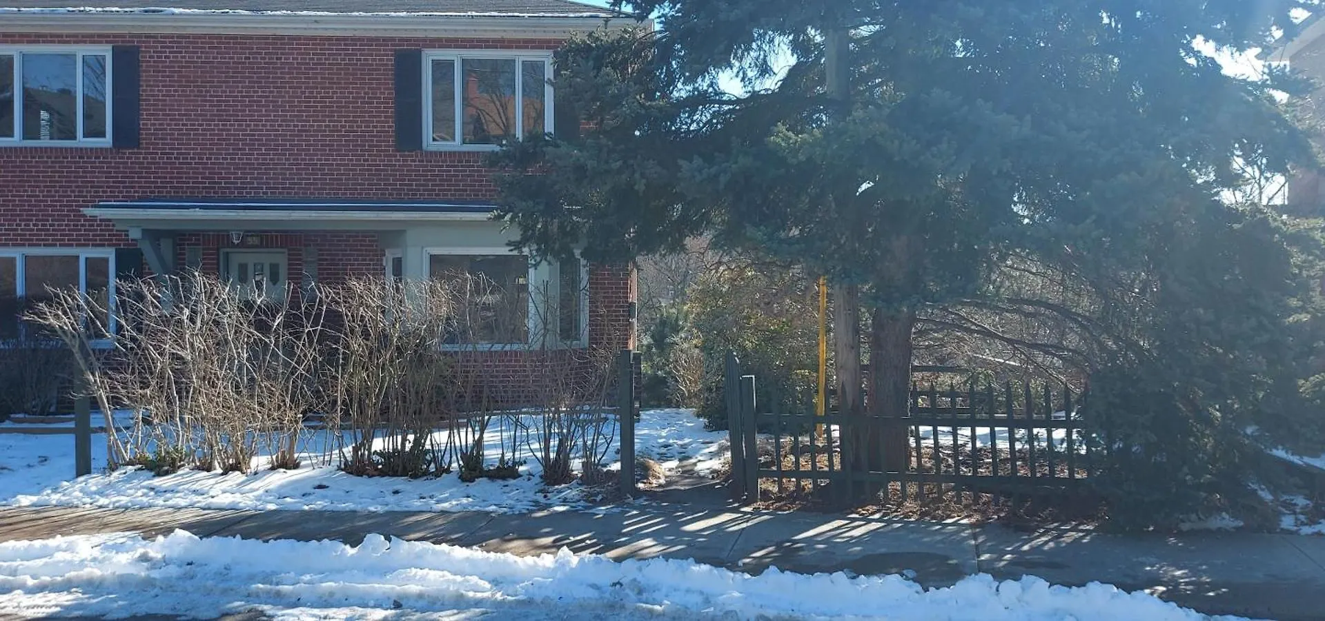 アパート High Park Junior Studio With Washroom And Kitchen トロント カナダ